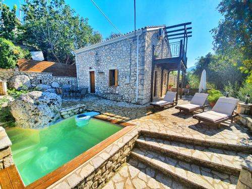 www.villakalata.com