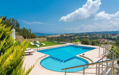 www.villa-athinais.gr