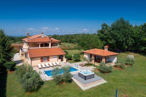 www.villavranici.com