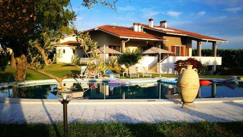 www.villamattarana.com