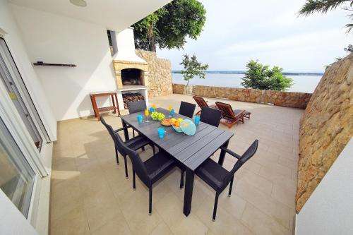www.villakona.com
