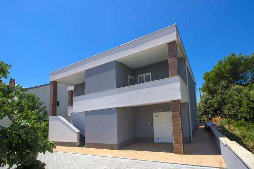 www.villabrodarica.com