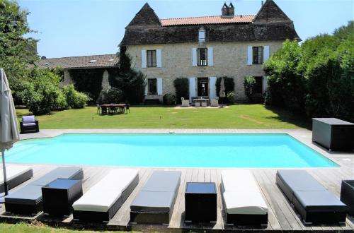 www.moonriver-sur-dordogne.com
