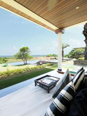 www.sanurresidence.com