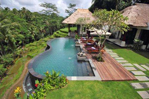 www.villaamrita.com