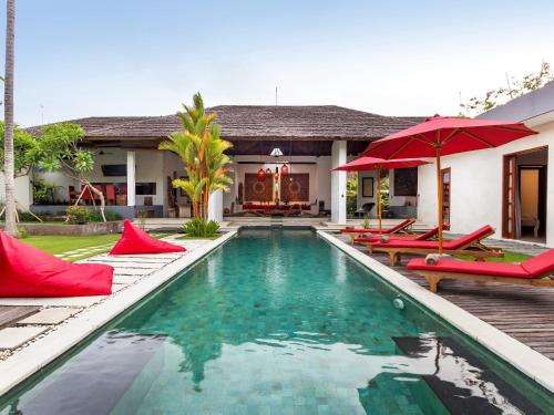 www.villaarteseminyak.com