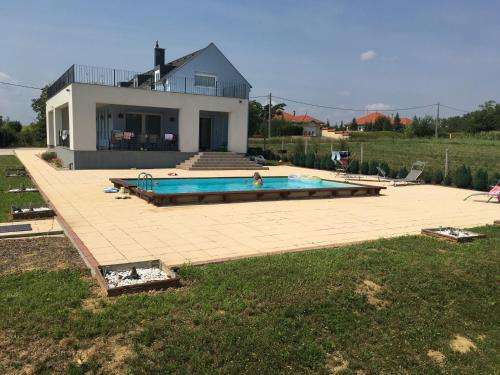 www.balatonview.com