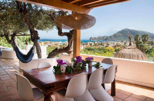 www.hostalterrademar.com