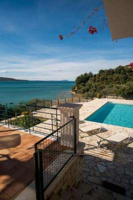 www.velanidiaapartments.gr
