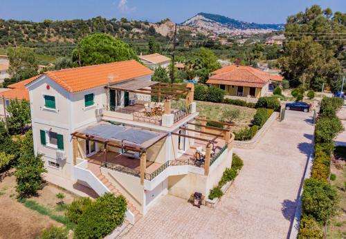 www.villailiogenniti.com