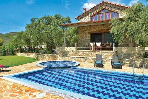 www.villa-tireda.com