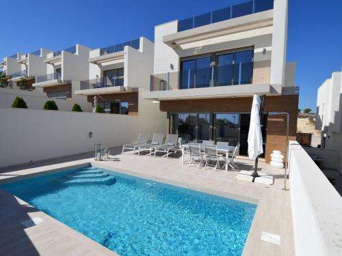 www.modernvillaspain.com
