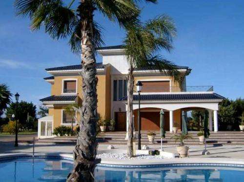 www.villasantamaria.es