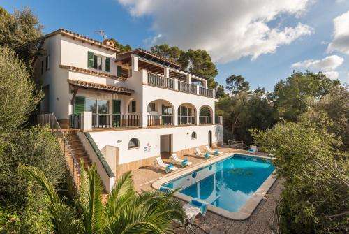 www.hotels-menorca.com