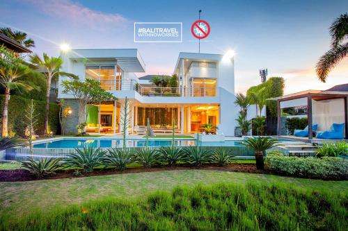 www.phoceagolfvillabali.com
