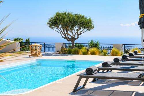 www.grandvillasantorini.com