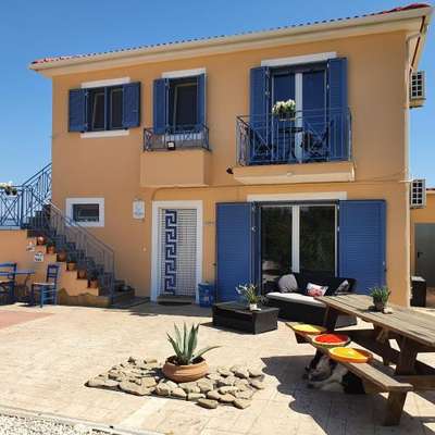 www.villafinikimessinia.nl