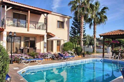 www.villaparadisepaphos.com