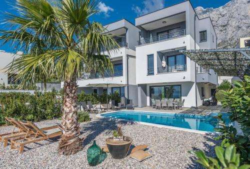 www.villa-matic-makarska.com