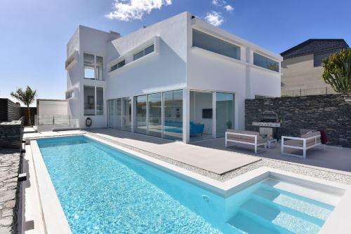 www.villasgoldengrancanaria.com