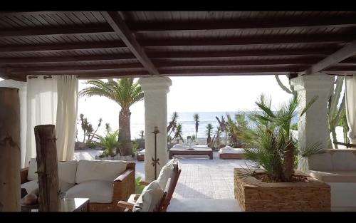 www.newwavevillas.com