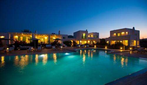 www.naoussabayvillas.gr