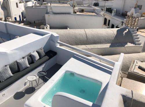 www.roofsofchora.com