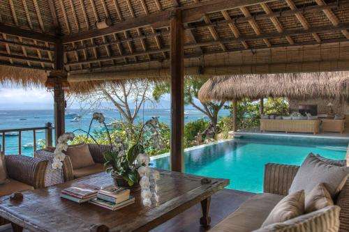 www.villasayanglembongan.com