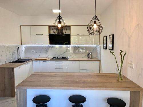 www.holidayhomematino.com