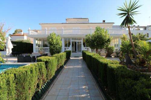 www.villasdetorremolinos.com