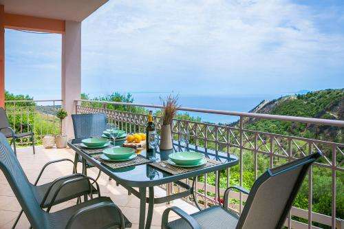 www.villaalessandra-kefalonia.com