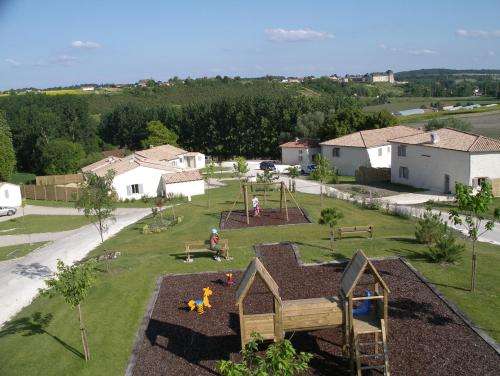 www.domainedugrandtourtre.com