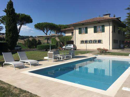 www.villapaola-holidays.it