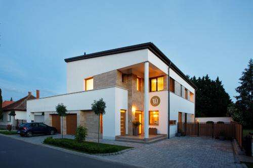 www.villadamjanich.hu