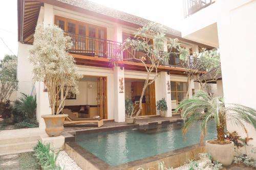 www.villaamrinabali.com