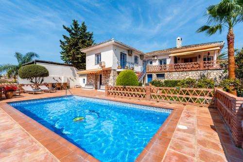 www.villa-paraisos.com