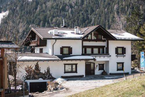 www.lodge-dolomites.com