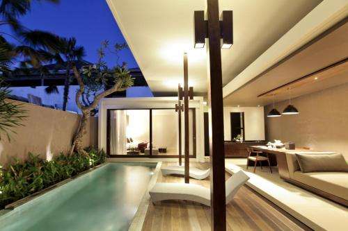 www.asabaliluxuryvillas.com