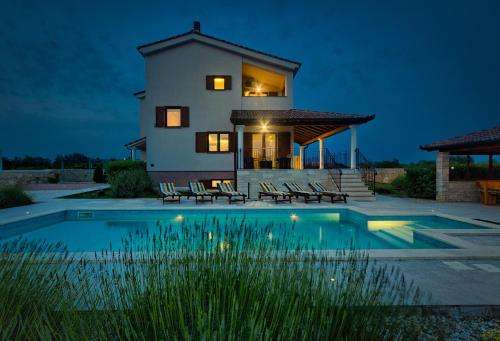 www.villastokovci.com