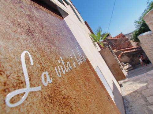 www.lavitaebellain.com