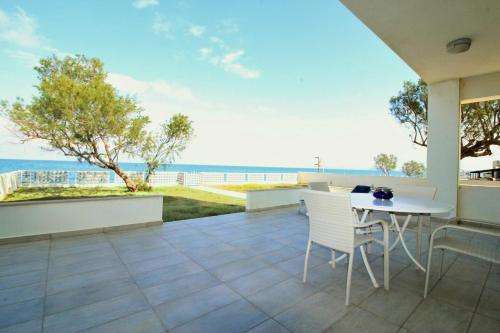www.villamoutsa.com