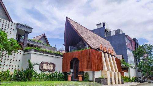 www.kusumalivingandvillas.com