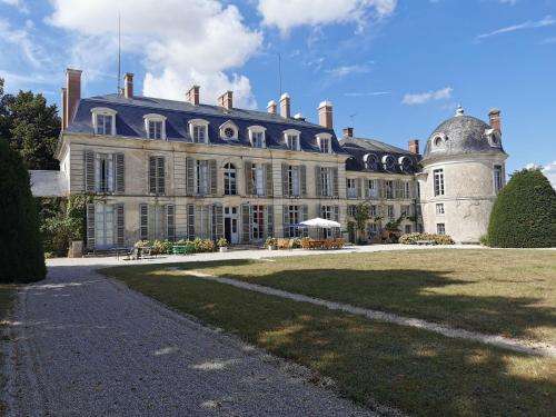 www.chateau-des-barres.com