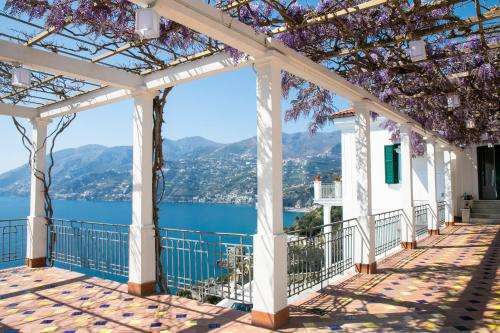 www.villascarlato.it