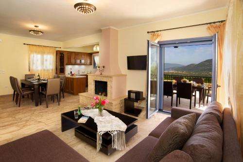 www.sunrisevillakefalonia.com