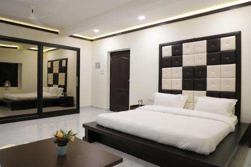 www.villaatlantisanjuna.com