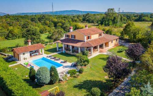 www.villa-bacio.com