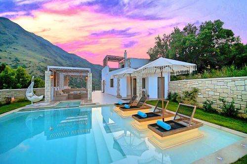 www.bluelakevilla.com