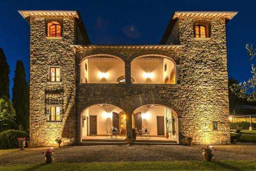 www.villapetrea.it