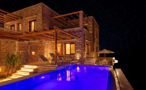 www.villapalaiochora.com